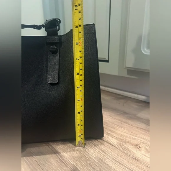 ALDO Black tote/bag/purse with snake skin design shoulder strap and key tassel - Picture 14 of 16